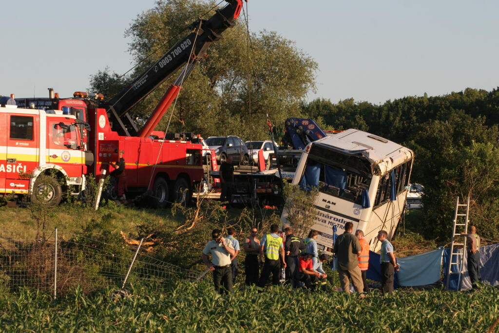 Nehoda D1 autobus