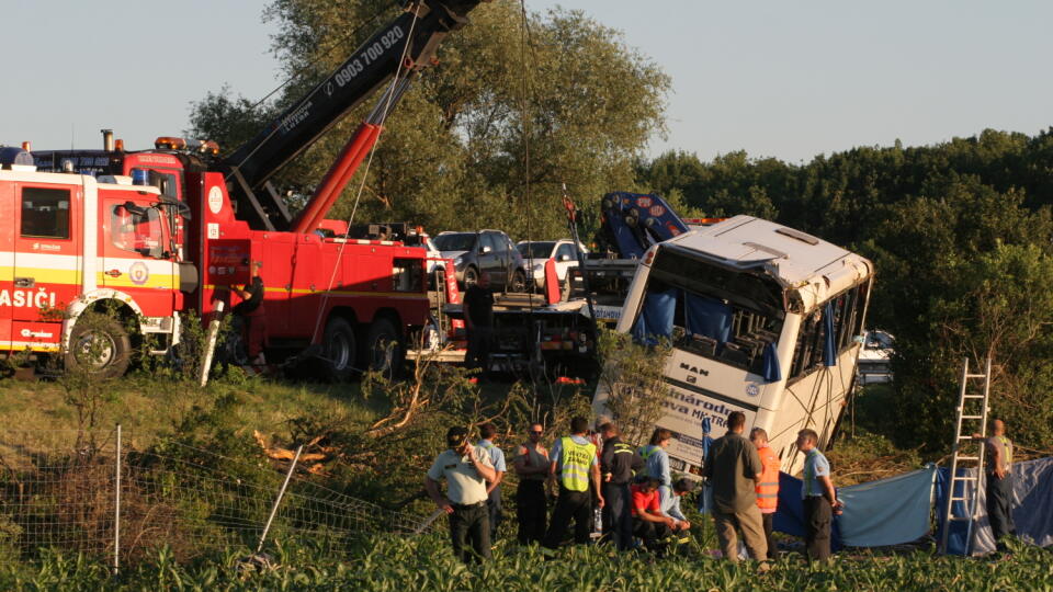 Nehoda D1 autobus