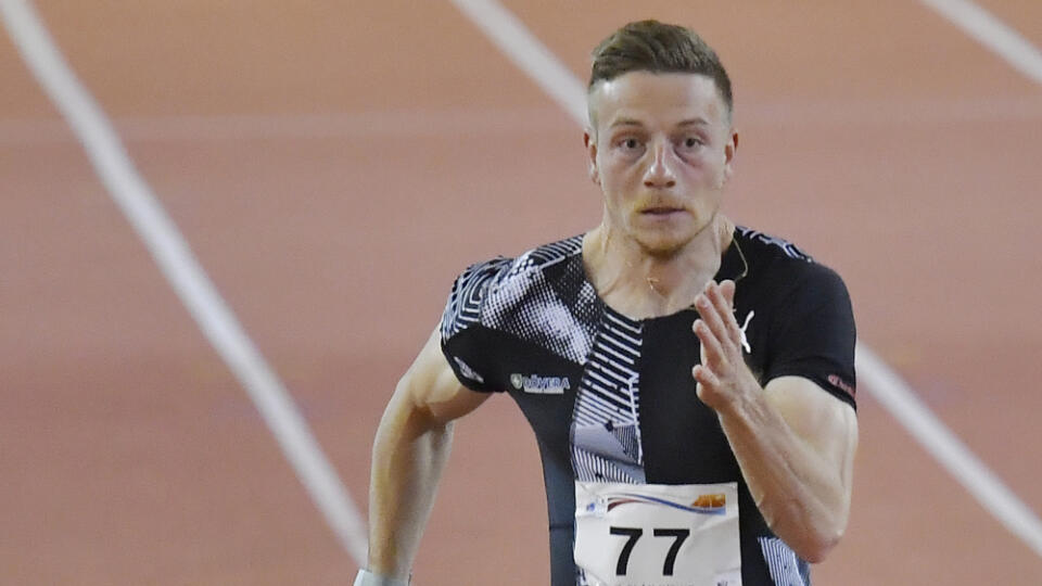 Na snímke Ján Volko v pretekoch na 60 metrov počas 21. ročníka Atletického mítingu Elán v Bratislave, 30. januára 2022. FOTO TASR - Michal Svítok