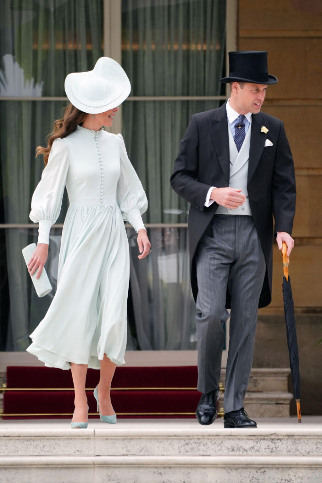 Kate a William boli hostiteľmi záhradnej slávnosti. Kate žiarila v úžasných šatách v mätovej farbe.