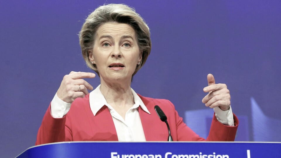 Dobrý biznis. Ursula von der Leyen vybavila vakcíny, ale cena je privysoká.