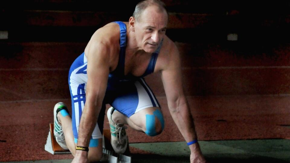 Vo veku 74 rokov zomrel svetový rekordér v behu na 100 m veteránov Vladimír Výbošťok.