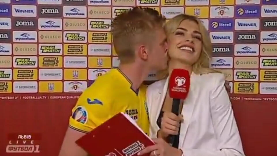 Bozky Zinchenka so sexi reportérkou obleteli svet.
