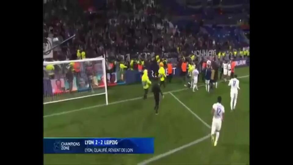 VIDEO: Marcelo ty somár! Po urážke hráča Lyonu sa namiesto osláv strhla strkanica