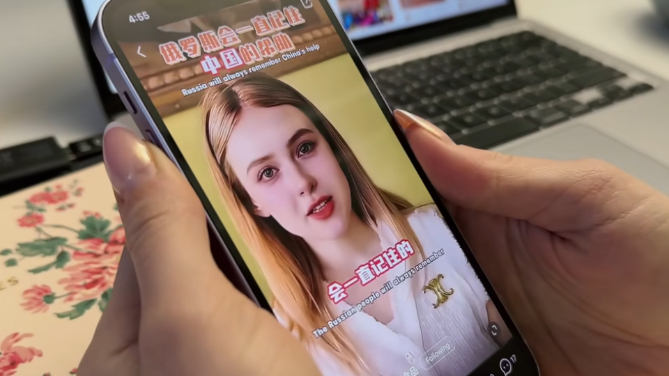 Deepfake video Ukrajinky Olgy Loiek, ktoré sa objavilo na čínskych sociálnych sieťach
