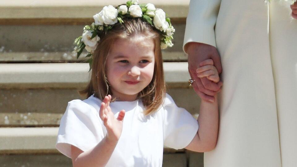 Princezná Charlotte a princ George r rodičmi na svadbe