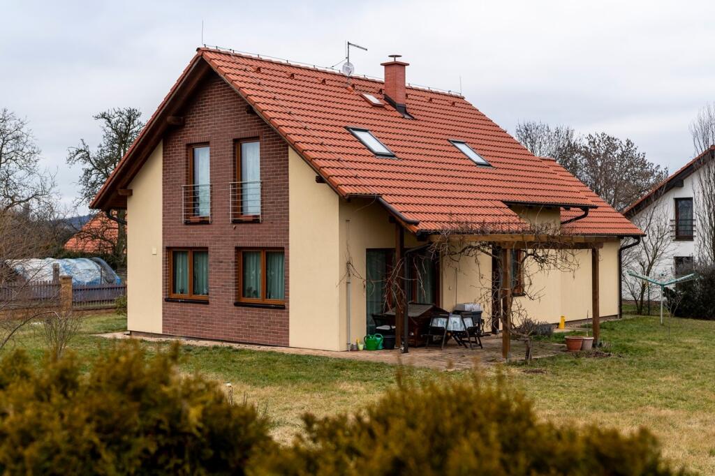 Rodinný dom Petra Pavla v obci Černouček.