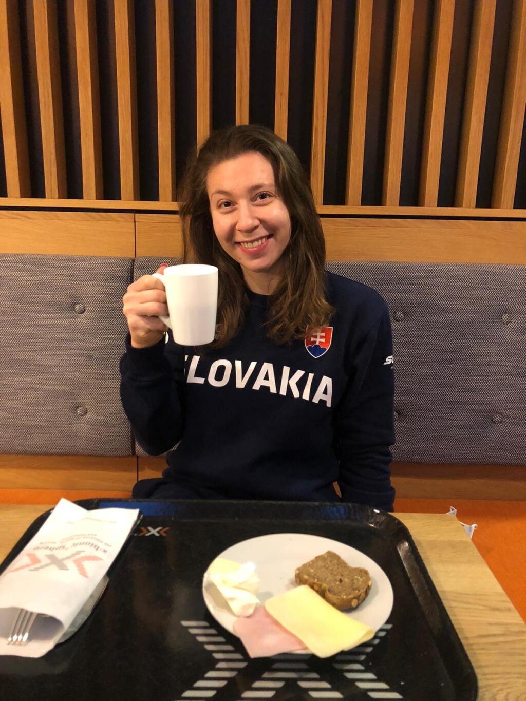 Slovenská gymnastka Barbora Mokošová začína deň raňajkami.