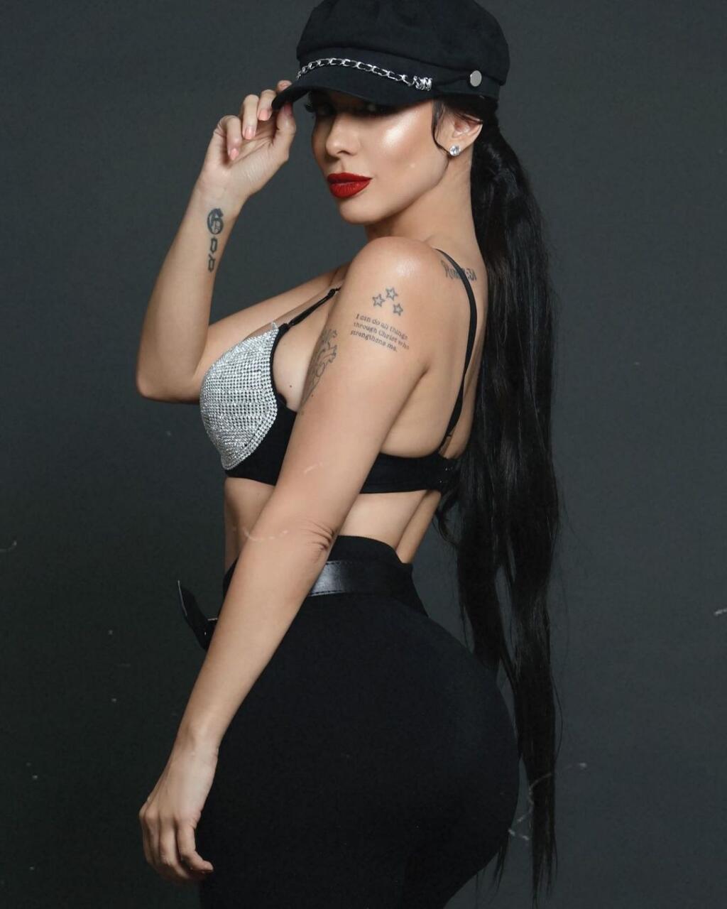 Jimena Sanchezová stíha aj fotiť provokatívne zábery pre svojich fanúšikov.