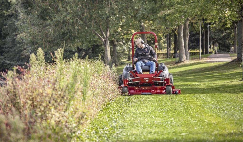 Kosačka Ferris ISX 3300 s nulovým otáčaním