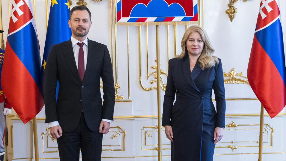 Na snímke prezidentka SR Zuzana Čaputová a predseda vlády SR Eduard Heger počas stretnutia v Prezidentskom paláci v Bratislave 22. júla 2022. FOTO TASR - Jaroslav Novák