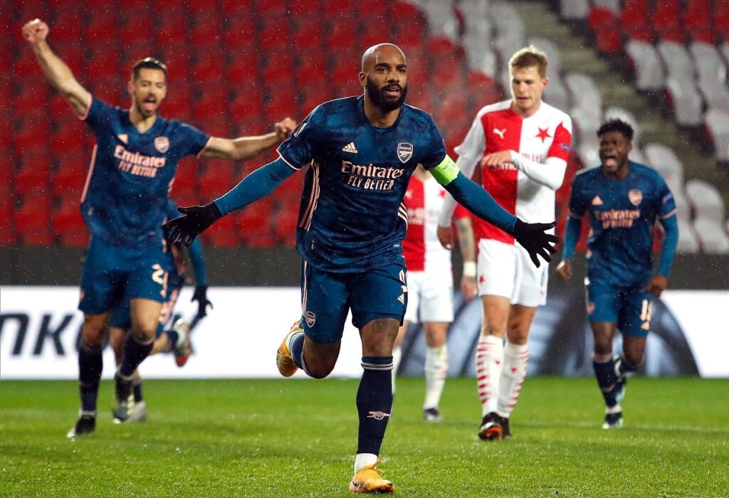Lacazette strelil dva góly a aj jeho skvelý výkon posunul Arsenal ďalej.