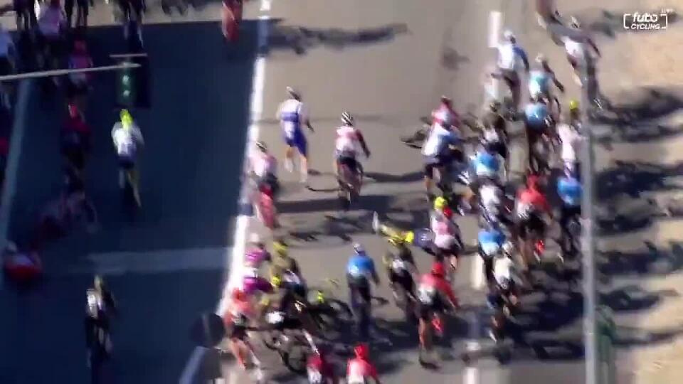 VIDEO Sagan spôsobil hromadný pád: Súpera poslal kolenom do bariér