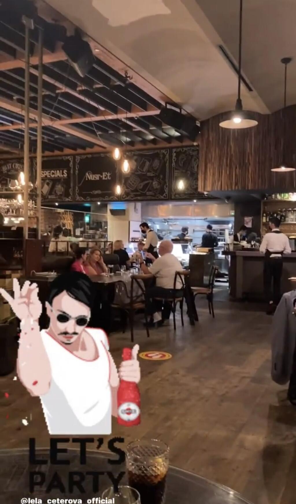 Vémola si luxusnú večeru užil naplno.