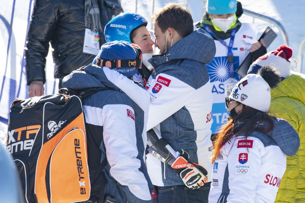 Audi FIS Ski World Cup JASNÁ. Obrovský slalom žien, 2.kolo. Na snímke je víťazka Petra Vlhová so svojim priateľom Michalom Kyselicom.
