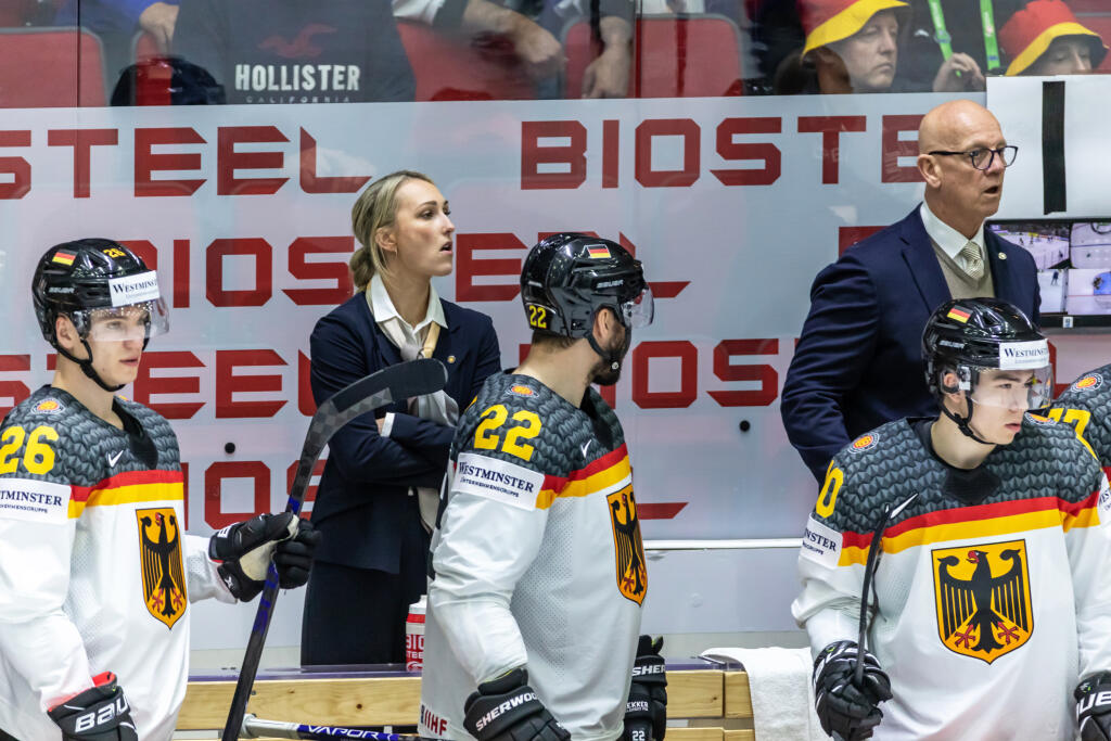 Jessica Campbellová je asistentkou trénera nemeckej reprezentácie. Bývalá hokejistka však po otázke od redaktorky RTVS zažila šok a pobúrenie.