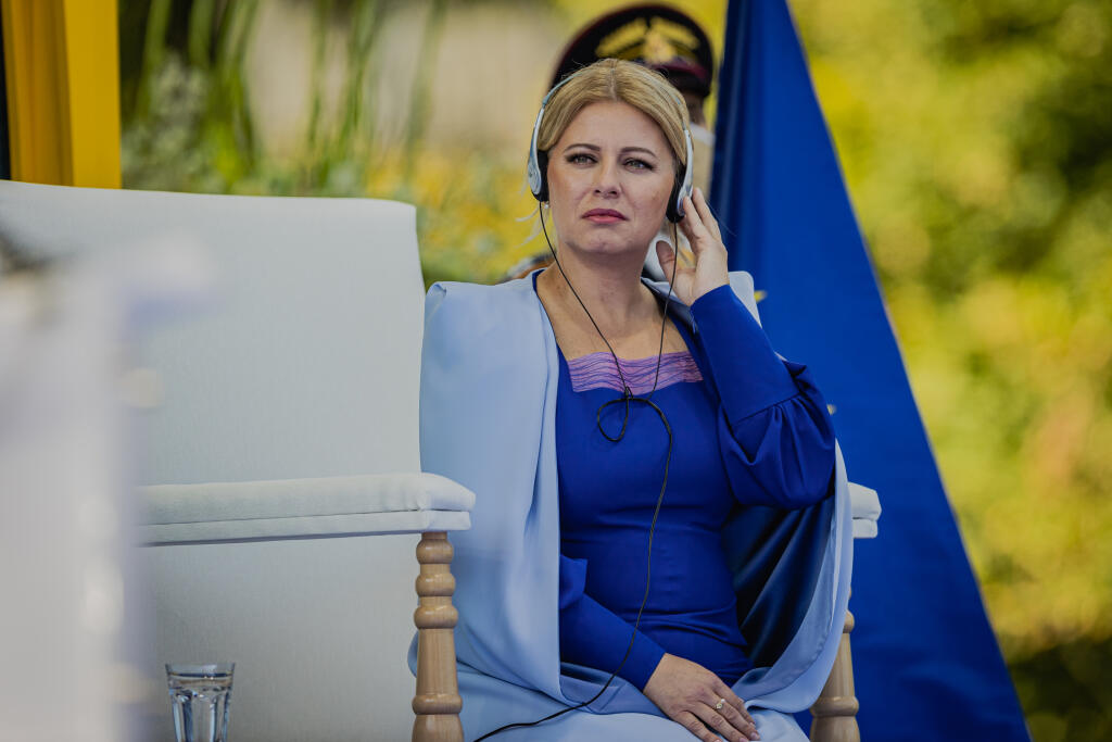 Pápež František sa v pondelok 13.9. 2021 zúčastnil oficiálneho prijatia u Prezidentky Slovenskej republiky Zuzany Čapautovej a následného stretnutia s osobnosťami politického, spoločonského aj kultúrnehon života v záhrade Prezidentského paláca. Na snímke Prezidentka Slovenskej republiky Zuzana Čaputová.