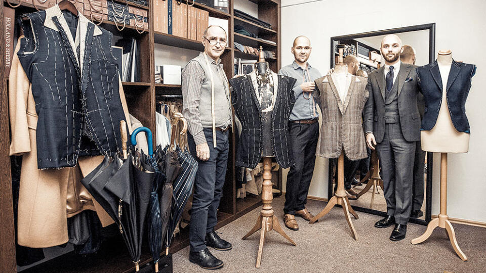 Salón vysokej módy Maximilian Mucska Tailors sa počas pandémie presťahoval do dvojnásobne väčších priestorov.