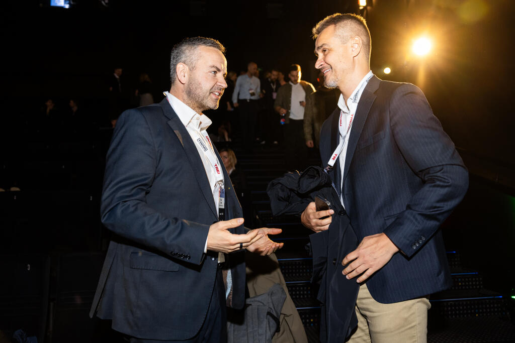Konferencia organizovaná týždenníkom TREND na tému “Mediálne trendy 2025” v Bratislave. Na snímke (zľava) generálny riaditeľ Markízy Peter Gažík a generálny riaditeľ NMH Michal Teplica.