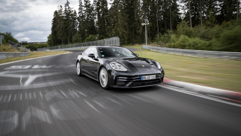 Porsche Panamera Turbo.