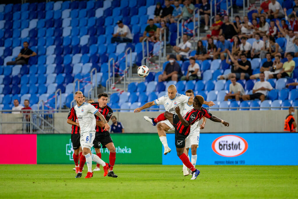ŠK Slovan Bratislava a Lincoln Red Imps FC sa stretol v zápase tretieho kola kvalifikácie Európskej ligy na Tehelnom poli v Bratislave. Na snímke je Joeri De Kamps.