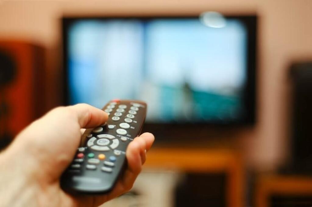 Sledovanie televízie. 