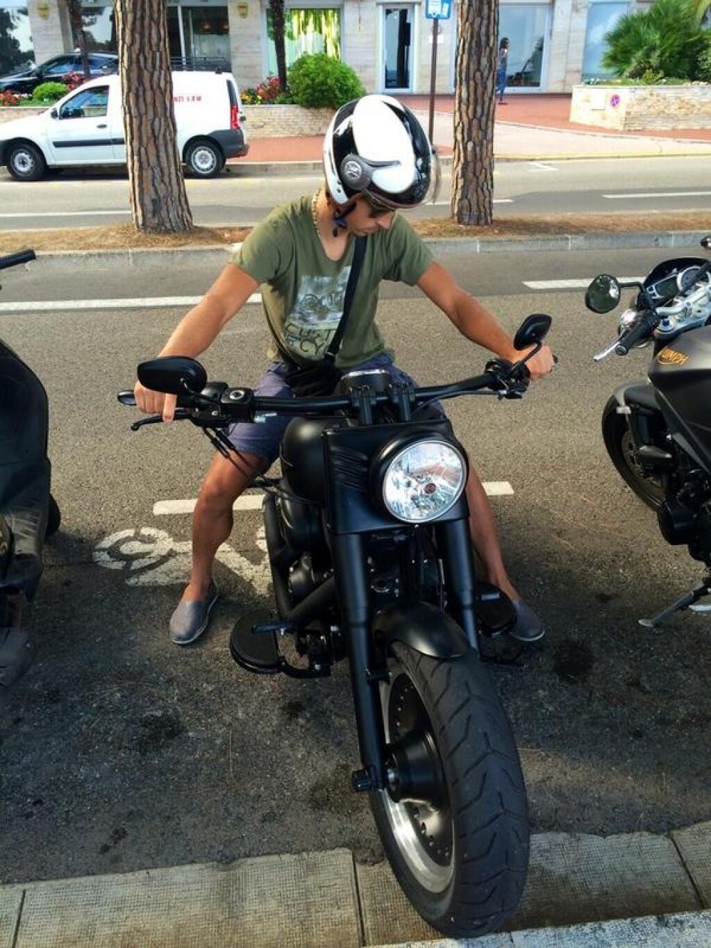 Peter Sagan holduje aj motorkám. Vlastní dokonca jeden stroj od Harley Davidson.