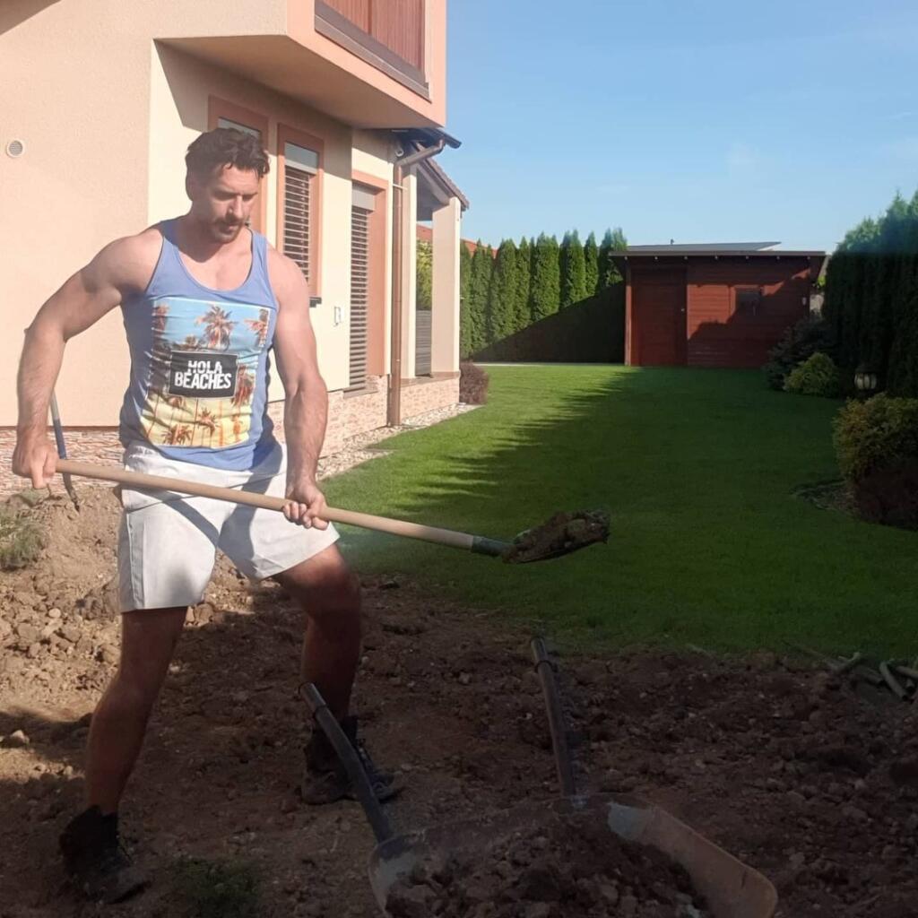 Boris Valábik sa neštíti ani fyzickej práce.