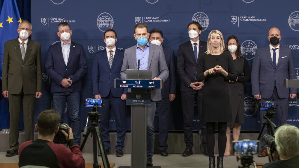 Koaličná rada na úrade vlády SR, ktorá sa zaoberala súčasnou vládnou krízou. Na snímke je tlačovka predstaviteľov strany OĽaNO.