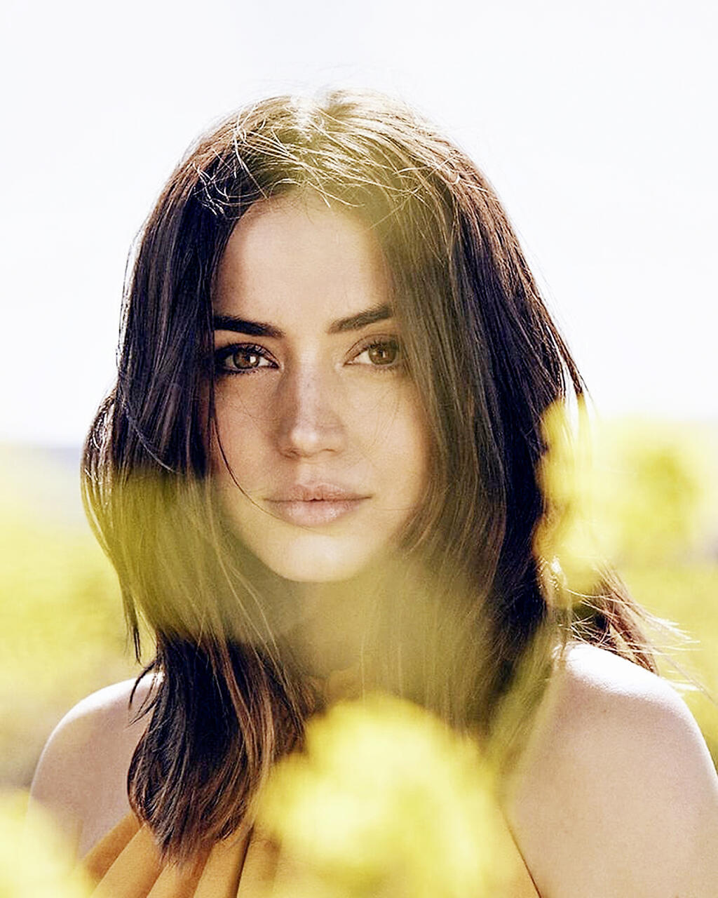 L'actrice cubaine Ana de Armas pose pour la campagne des magasins espagnols El Corte Ingles le 18 mai 2020. Cuban actress Ana de Armas poses for Luxury retailer El Corte Ingles' spring-summer 2020 campaign, wearing dreamy looks ranging from floral print dresses to tailored jackets and ruffled designs. Ana charms with her hair in polished waves as well as natural-looking makeup.,Image: 520525880, License: Rights-managed, Restrictions: , Model Release: no
