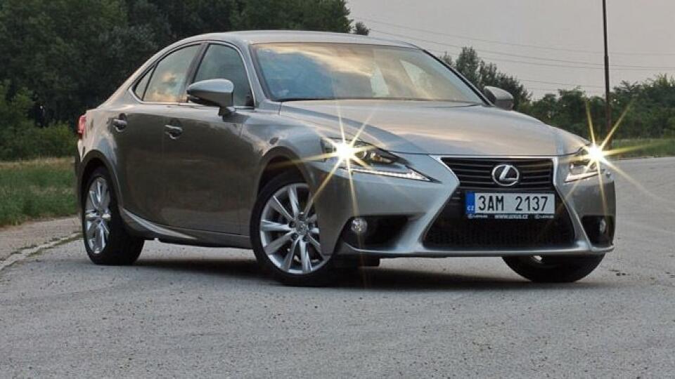 topikona Test Lexus IS250