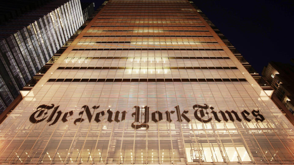 KK18 New York - Na archívnej snímke z 21. októbra 2009 v New Yorku budova New York Times (NYT). Odborári z denníka New York Times (NYT) vstúpili vo štvrtok 8. decembra 2022 o polnoci (miestneho času) do 24-hodinového štrajku, ktorý je prvý v takomto rozsahu v redakcii týchto novín za posledné štyri desaťročia. Očakáva sa, že sa doň zapojí asi 1100 zamestnancov NYT. FOTO TASR/AP
FILE - The New York Times building is shown on Oct. 21, 2009, in New York. The New York Times is bracing for a 24-hour