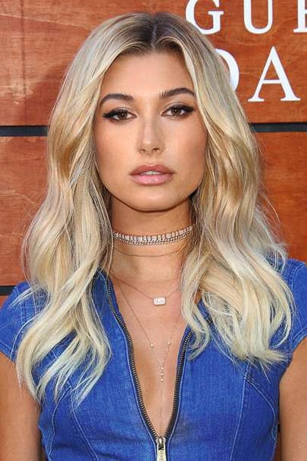 Celebrity neváhali spraviť so svojimi vlasmi radikálnu zmenu.