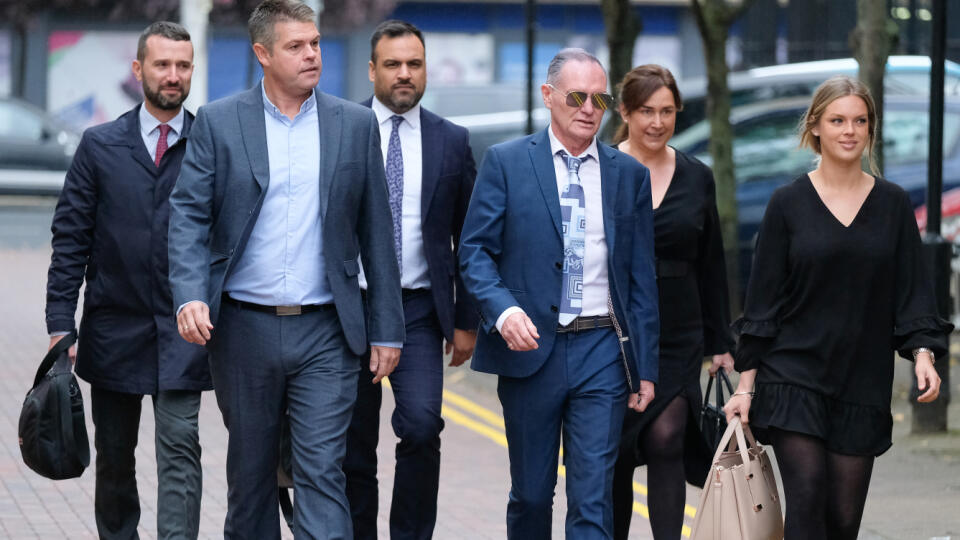 Súd v meste Teesside oslobodil spod obžaloby zo sexuálneho obťažovania bývalého anglického futbalového reprezentanta Paula Gascoigna.