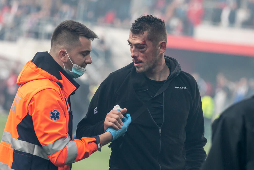 Doposiaľ nestotožnila viacero aktérov nechutného incidentu a tak požiadala o pomoc.