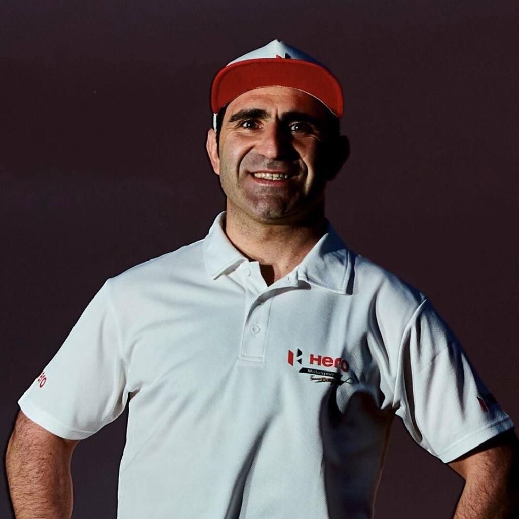 Portugalský motocyklista Paulo Goncalves (40) zahynul počas nedeľnej 7. etapy Rely Dakar. Podľa oficiálneho webu podujatia mal po 276 kilometroch trasy z Rijádu do Wadi Al-Dawasiru nehodu.