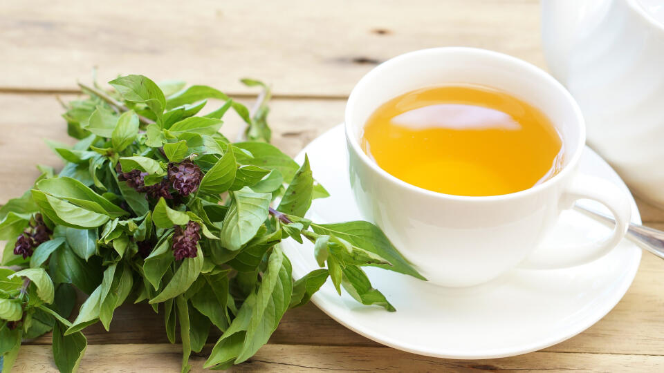 Basil,Tea,With,Basil