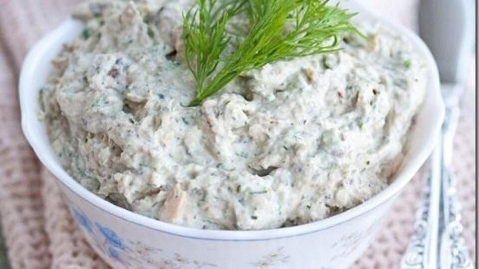 Cibuľová nátierka so sardinkami