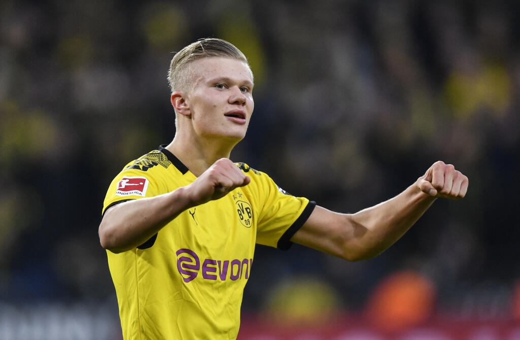 KK80 Dortmund - Erling Haaland z Dortmundu sa teší z gólu v zápase 20. kola nemeckej bundesligy Borussia Dortmund - Union Berlín 1. februára 2020 v Dortmunde. FOTO TASR/AP
Dortmund's scorer Erling Haaland celebrates after he scored his second goal during the German Bundesliga soccer match between Borussia Dortmund and Union Berlin in Dortmund, Germany, Saturday, Feb. 1, 2020. (AP Photo/Martin Meissner)