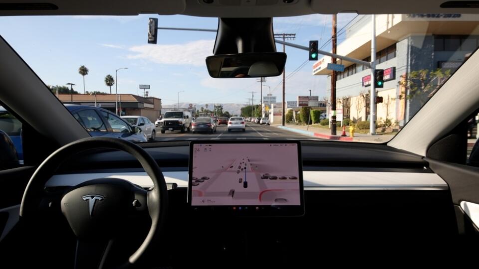 Los,Angeles,-,Aug,22:,Tesla,Model,Y,Driven,By