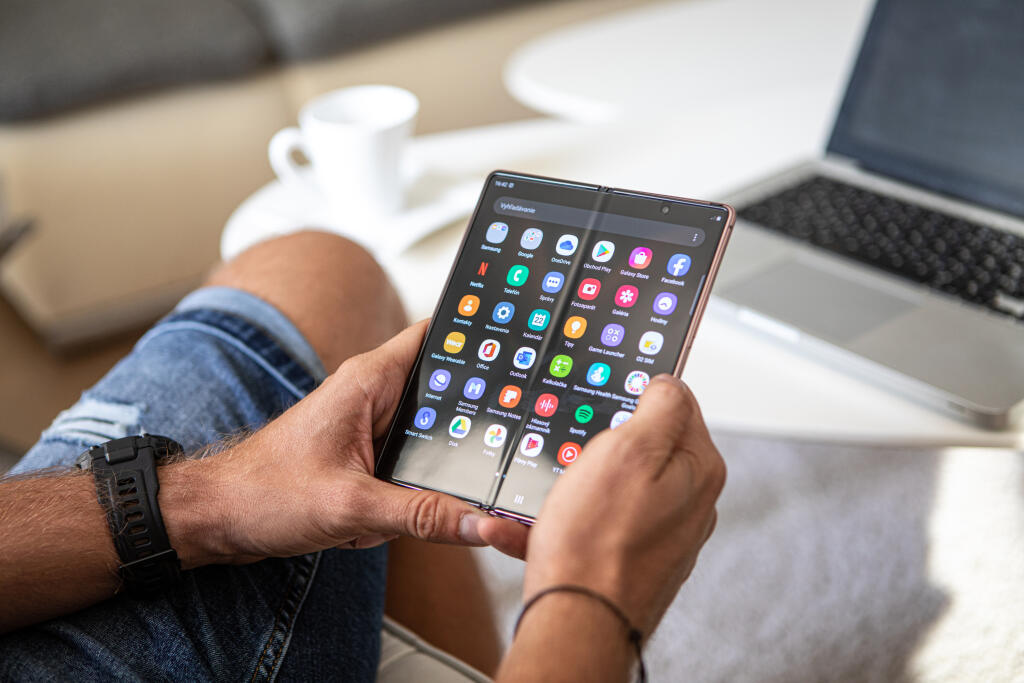Mobilný telefón Samsung Galaxy Z Fold2