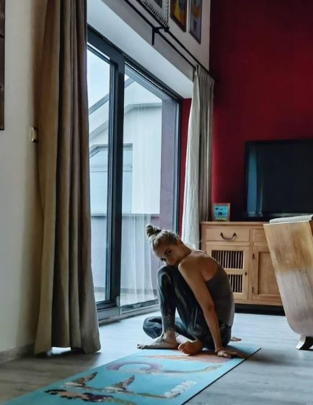 Dara, ktorá si na svoje outfity potrpí, cvičí často v legínach.