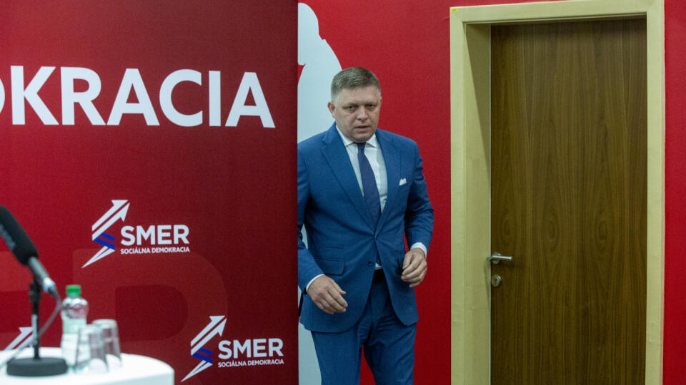 Pracovný snem strany SMER-SD na Súmračnej ulici v BA
Na obr: predsedníctvo Smer-SD
Róbert Fico