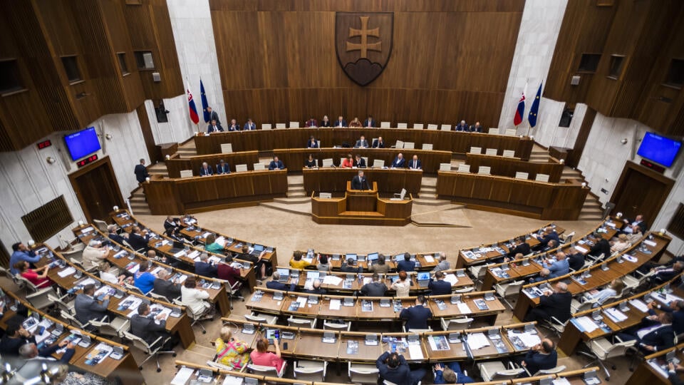 Parlament schválil druhé "kilečko" na zlepšenie podnikateľského prostredia: Ubudnú byrokratické zbytočnosti a duplicita.