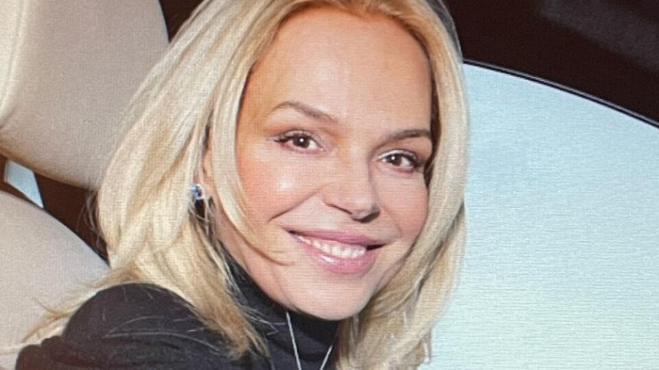 Vzpomínka na blondýnku. Kdo je pro blond a kdo pro nynější odstín? - pýta sa Dagmar.