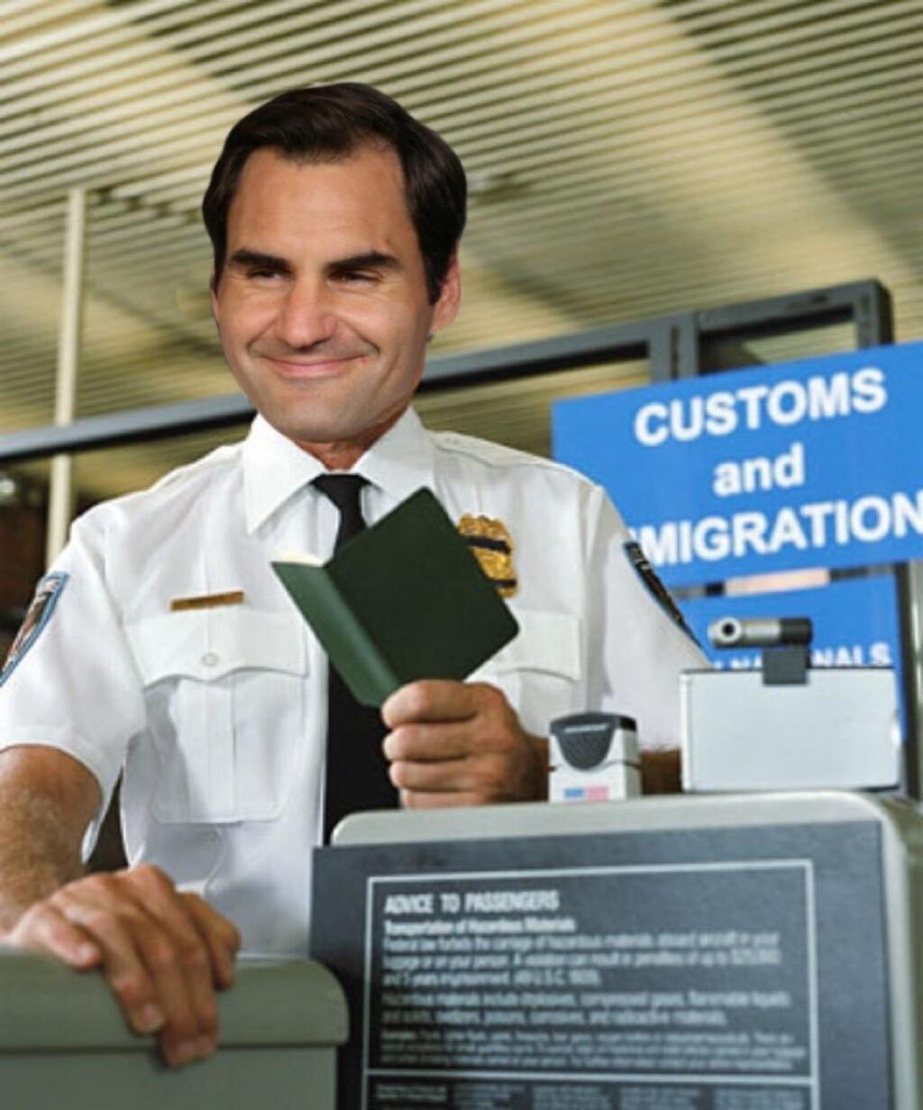 Roger Federer ako imigračný úradník na letisku, ktorý nepustil Djokoviča ďalej.