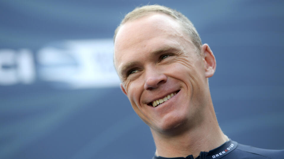 EBE 7 Terni - Na snímke britský cyklista Chris Froome na štarte 4. etapy pretekov Tirreno - Adriatico z Terni do Cascia (194 km) vo štvrtok 10. septembra 2020. FOTO TASR/AP
Britain's Chris Froome smiles before the start of the fourth stage of the Tirreno Adriatico cycling race, from Terni to Cascia, Italy, Thursday, Sept. 10, 2020. (Fabio Ferrari/LaPresse via AP)