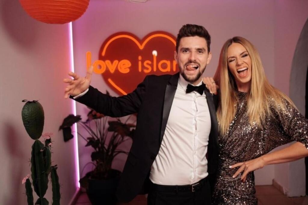Šou Love Island spoznalo svojich víťazov. Moderátormi boli Nikol a Vašek.