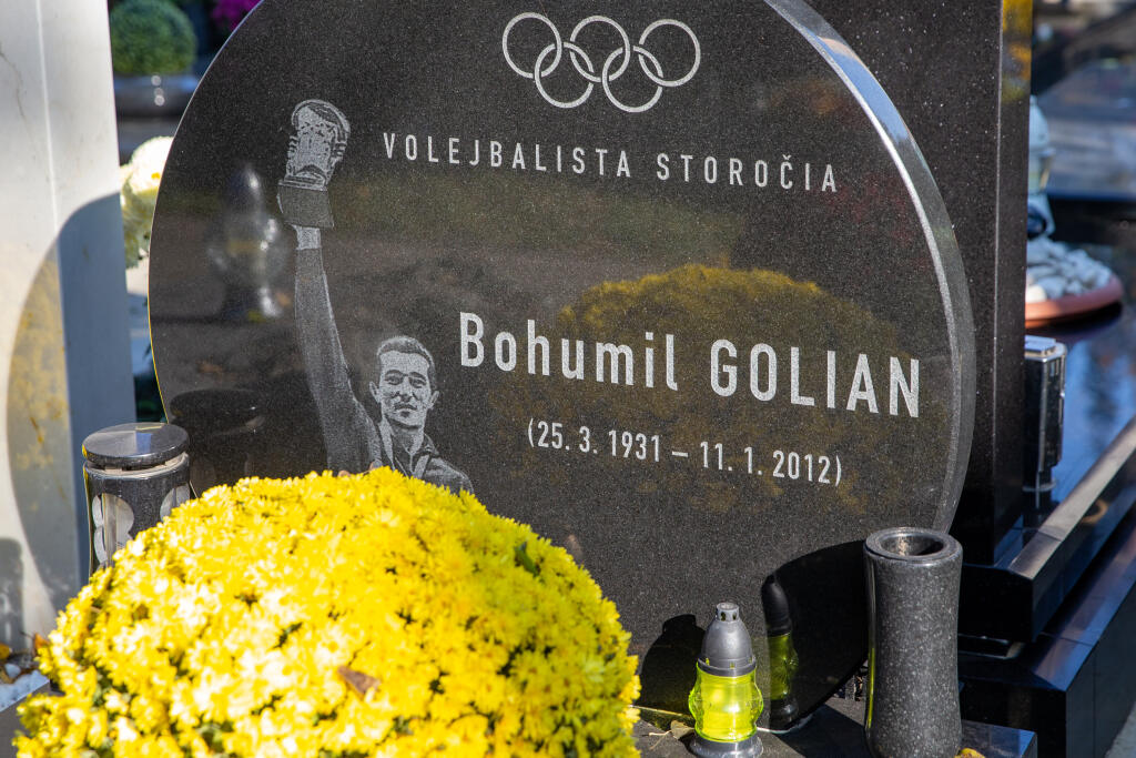 Len pár metrov od Golonku je pochovaný slovenský volejbalista 20. storočia Bohumil Golian.