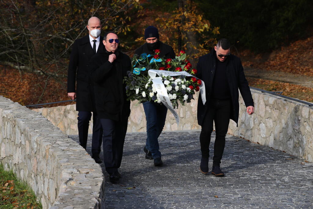 Miroslav Lažo (vpravo) prišiel v sprievode Miroslava Šatana a Martina Štrbáka.